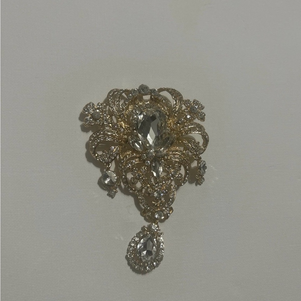 Elegant Gold and Silver Brooch